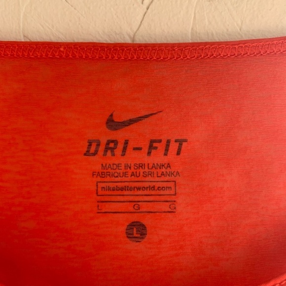 Nike Workout Shirt - Picture 3 of 6